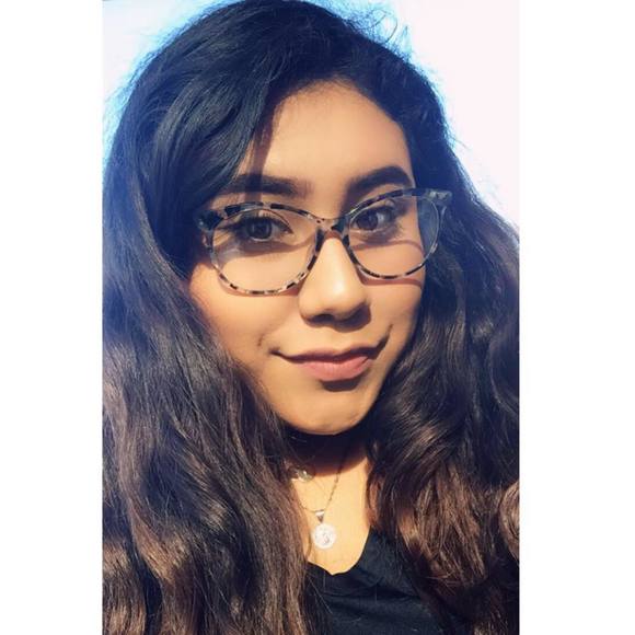 Meet your Posher, Maria - Picture 1 of 1